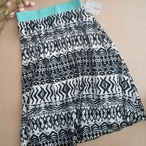 NWT LulaRoe Lola Skirt Sz Small